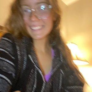 Meet your Posher, Cayla